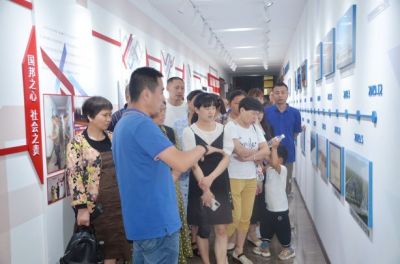 爱在ag尊龙凯时·人生就是博——公司组织“敬职爱家”之优秀职工家属进企业参观体验活动