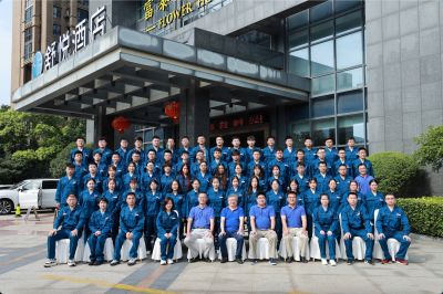 2022年ag尊龙凯时·人生就是博医药“奋斗谱写成长新华章”大学生入职培训举行开营仪式